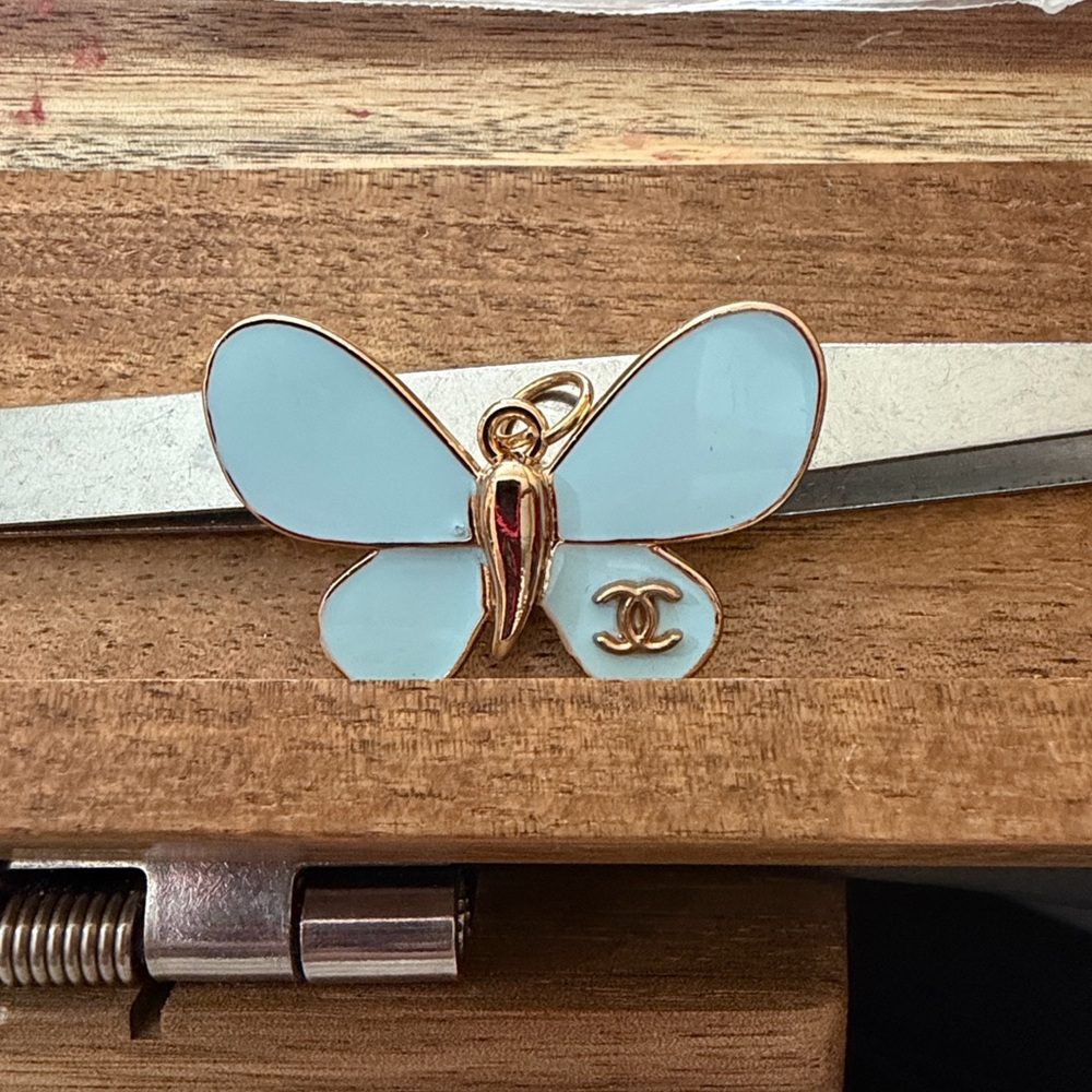 CHANEL Gold and Light Blue Butterfly Zipper Pull - Picture 6 of 9